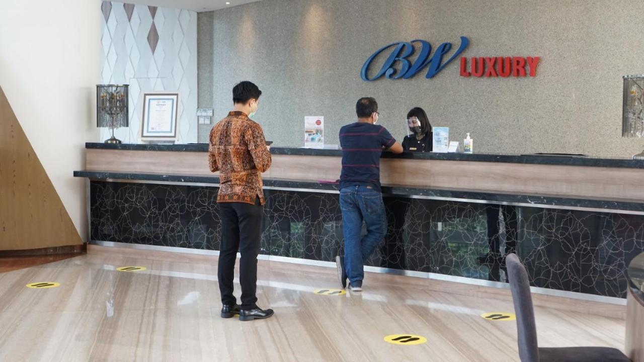 Hotel BW Luxury Jambi Exterior foto