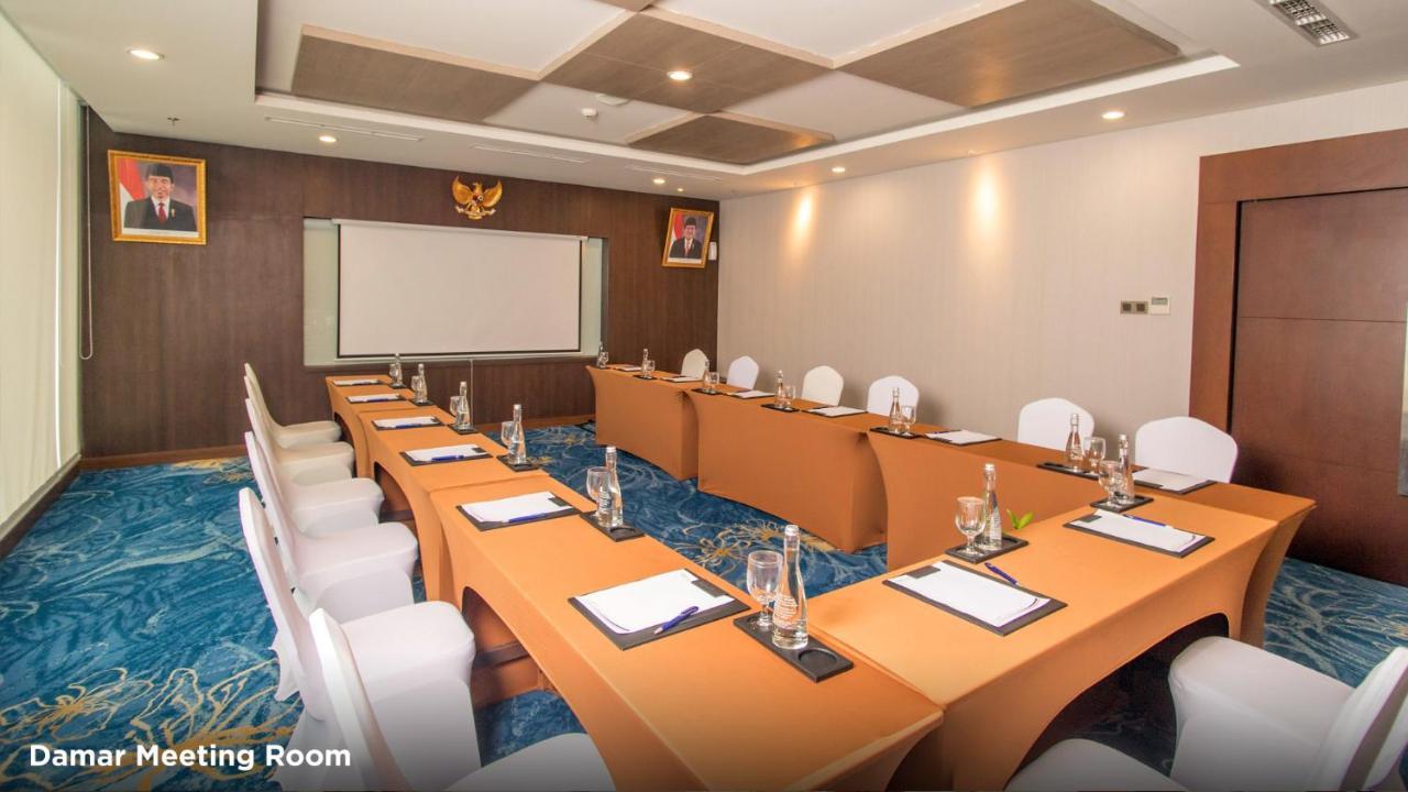 Hotel BW Luxury Jambi Exterior foto