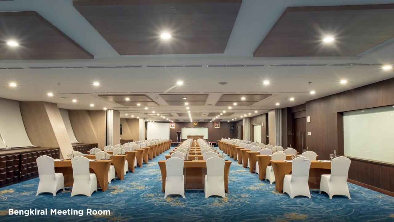 Hotel BW Luxury Jambi Exterior foto