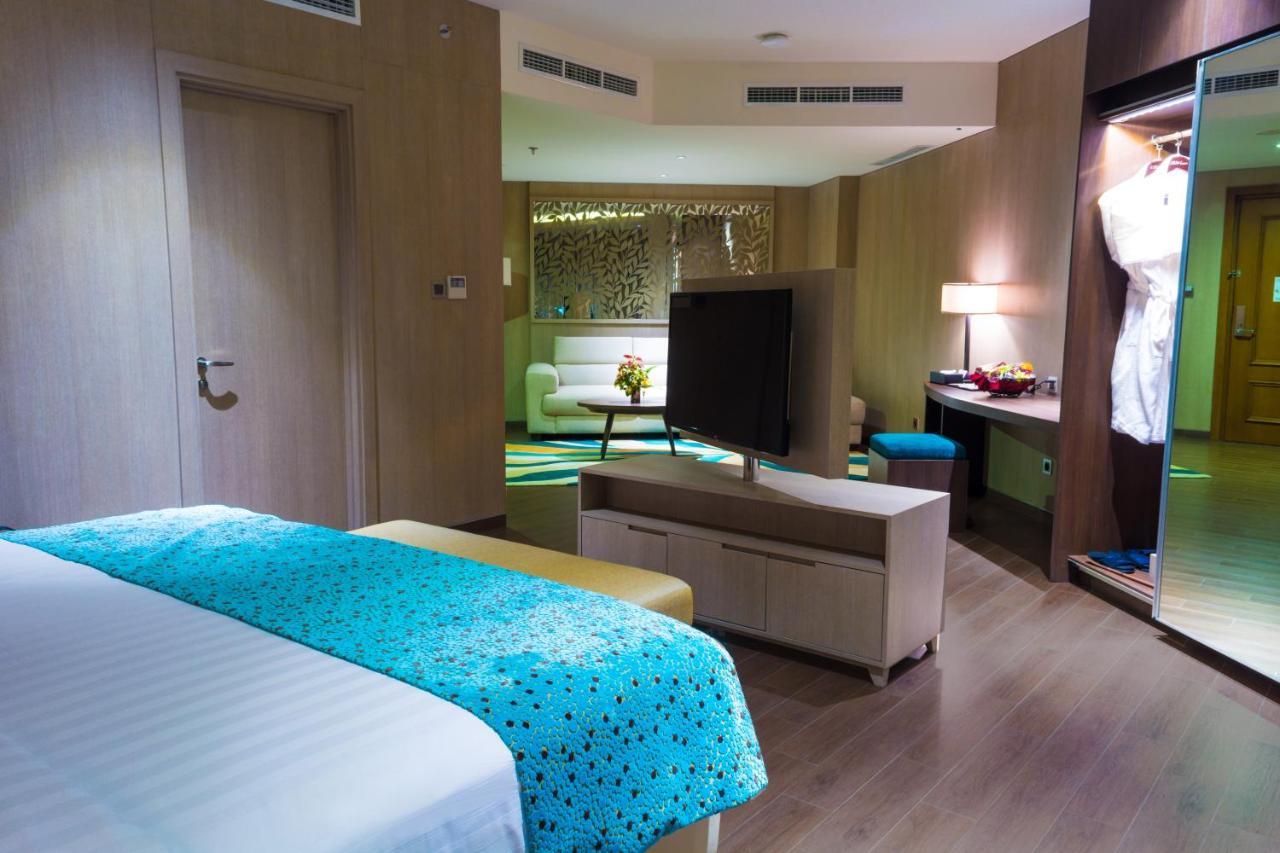 Hotel BW Luxury Jambi Exterior foto