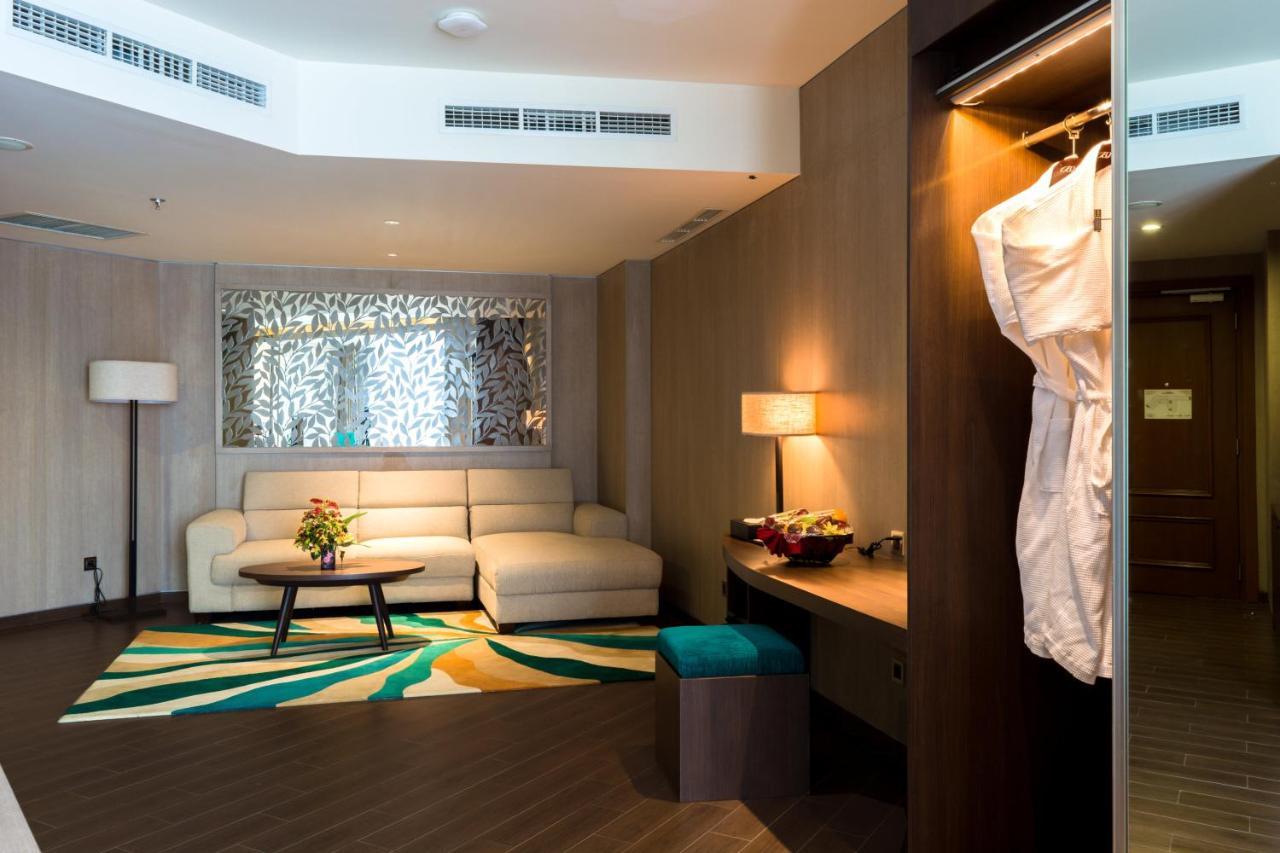 Hotel BW Luxury Jambi Exterior foto
